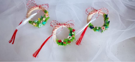 Martisor rotund cu flori